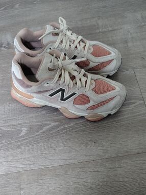 New Balance Women's Cream and Coral Pink Mesh Sneakers